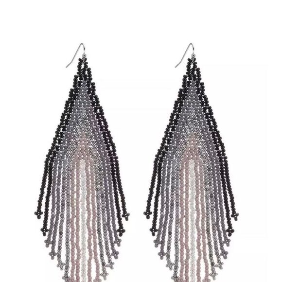 These gorgeous Free People ombré earrings feature black, grey, and silver tones. - Picture 2 of 4
